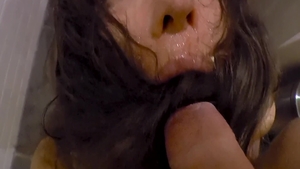 Nataly Gold together with Evelina Darling deepthroat in toilet