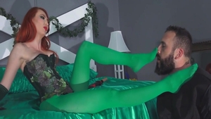Big ass mistress Kendra James cosplay blowjob