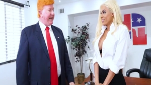 Deepthroat in office