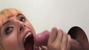 Slut Erika Sevilla beside Leyre Pajon gloryhole