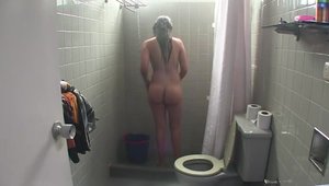 Voyeur latina BDSM in shower