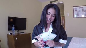 Filthy latina gets down for money