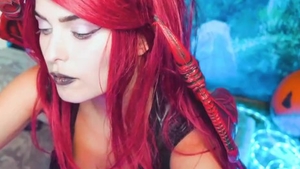 Young slut loves fingering HD