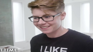 Pornstar loves nailing