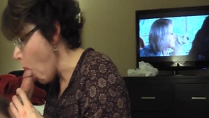 Sexy amateur helps with hard slamming