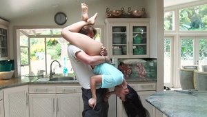 Dont Break Me: Hot Cindy Starfall wants rough sex