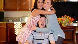 Real Wife Stories: Blonde hair Nicole Aniston sensual kissing